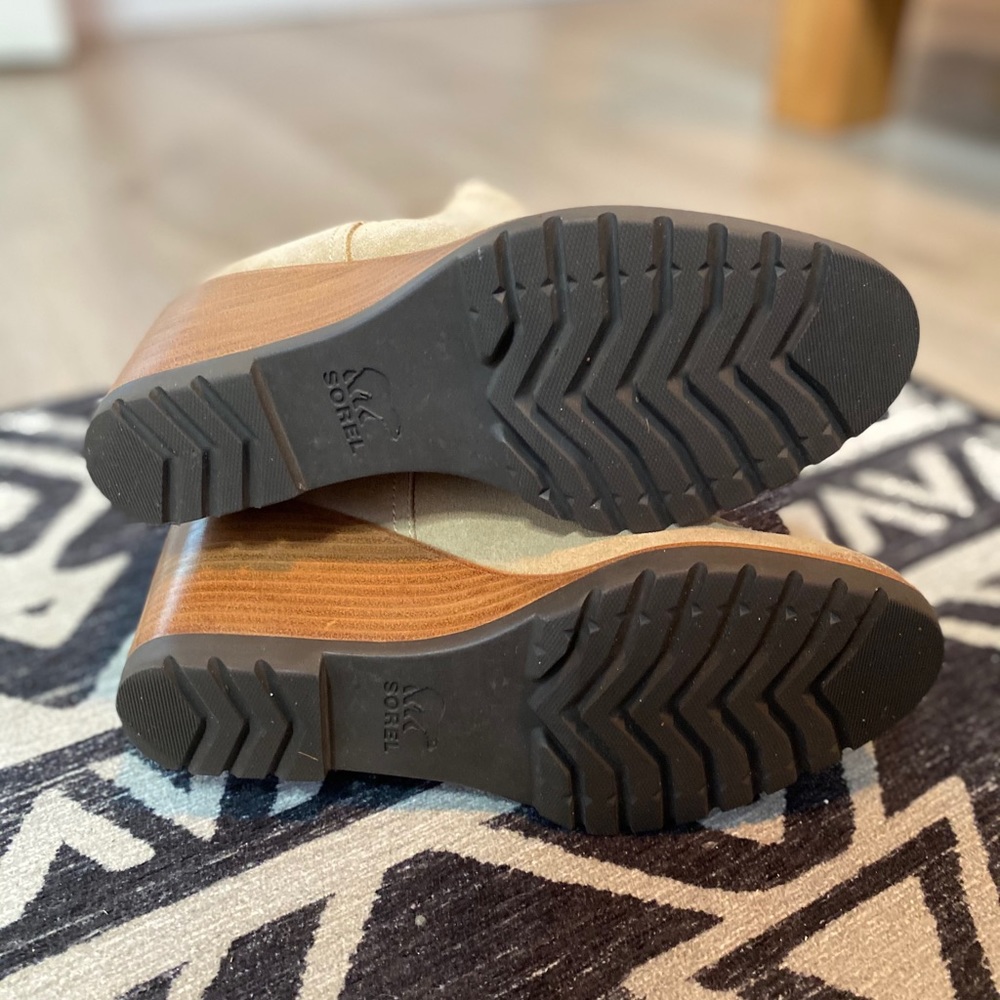 SOREL Boots - Picture 4 of 5